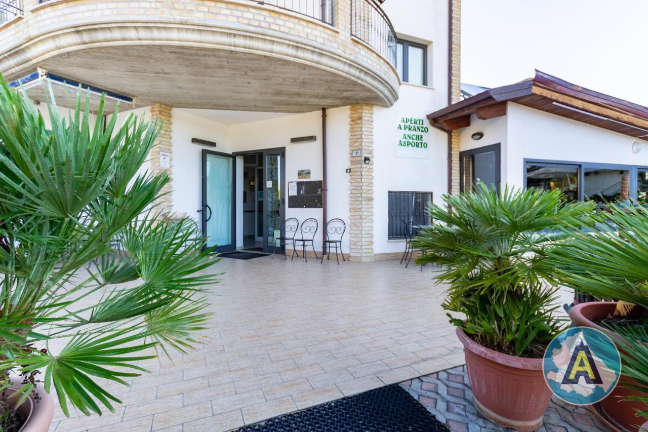 Isola Felice Hotel Silvi Paese Kültér fotó
