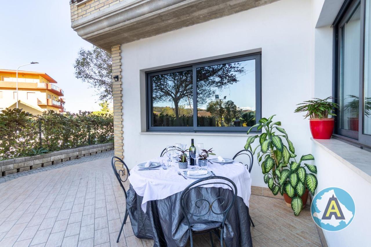 Isola Felice Hotel Silvi Paese Kültér fotó